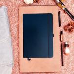 نوت بوك بقفل مطاطي- أسود- طباعة وجه واحد- كوميك مضحك- دعونا ننسى أخطاء الماضي- وي برنت يور جيفت