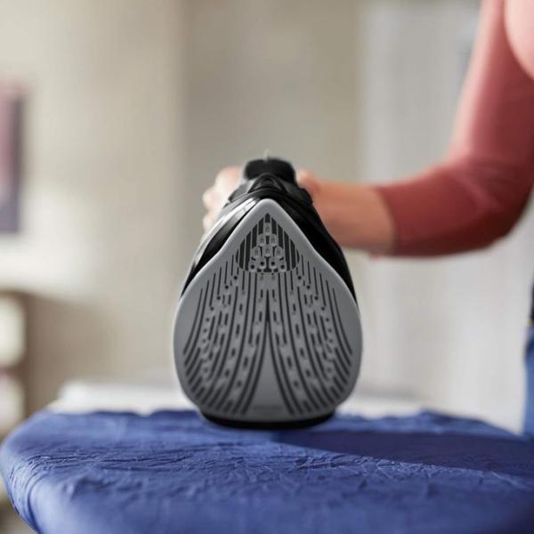 Philips مكواة بخار سلسلة 5000، قوة 2600 واط، بخار مستمر 45 جرام/دقيقة، دفعة بخار 200 جرام، ستيم جلايد بلس، dst5040، أسود